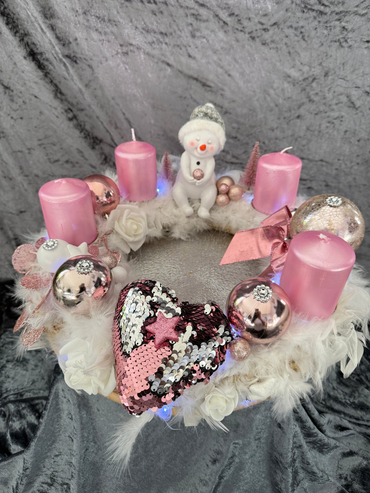 Adventskranz Federkranz weiß rosa