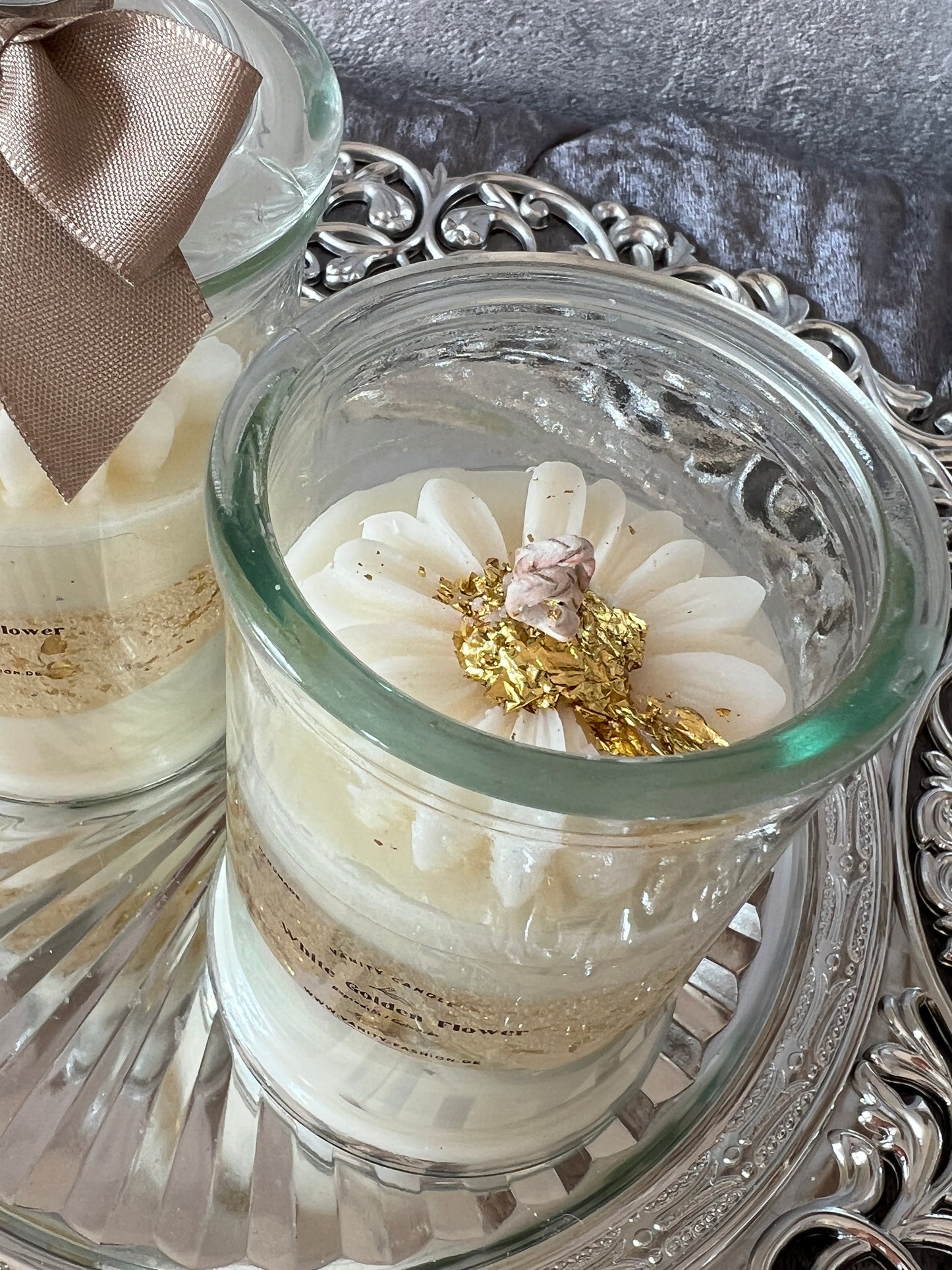 White Cristal Golden Flower Candle
