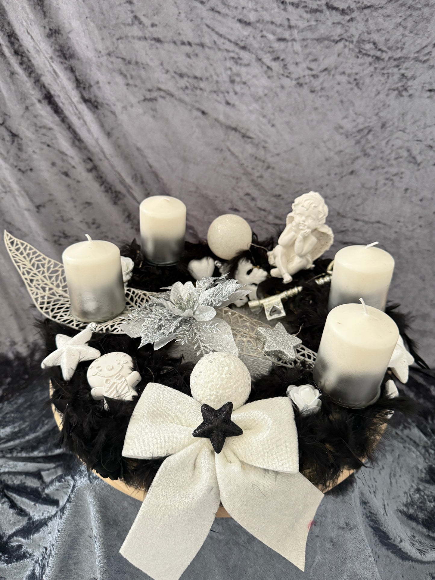 Adventskranz Federkranz schwarz weiß