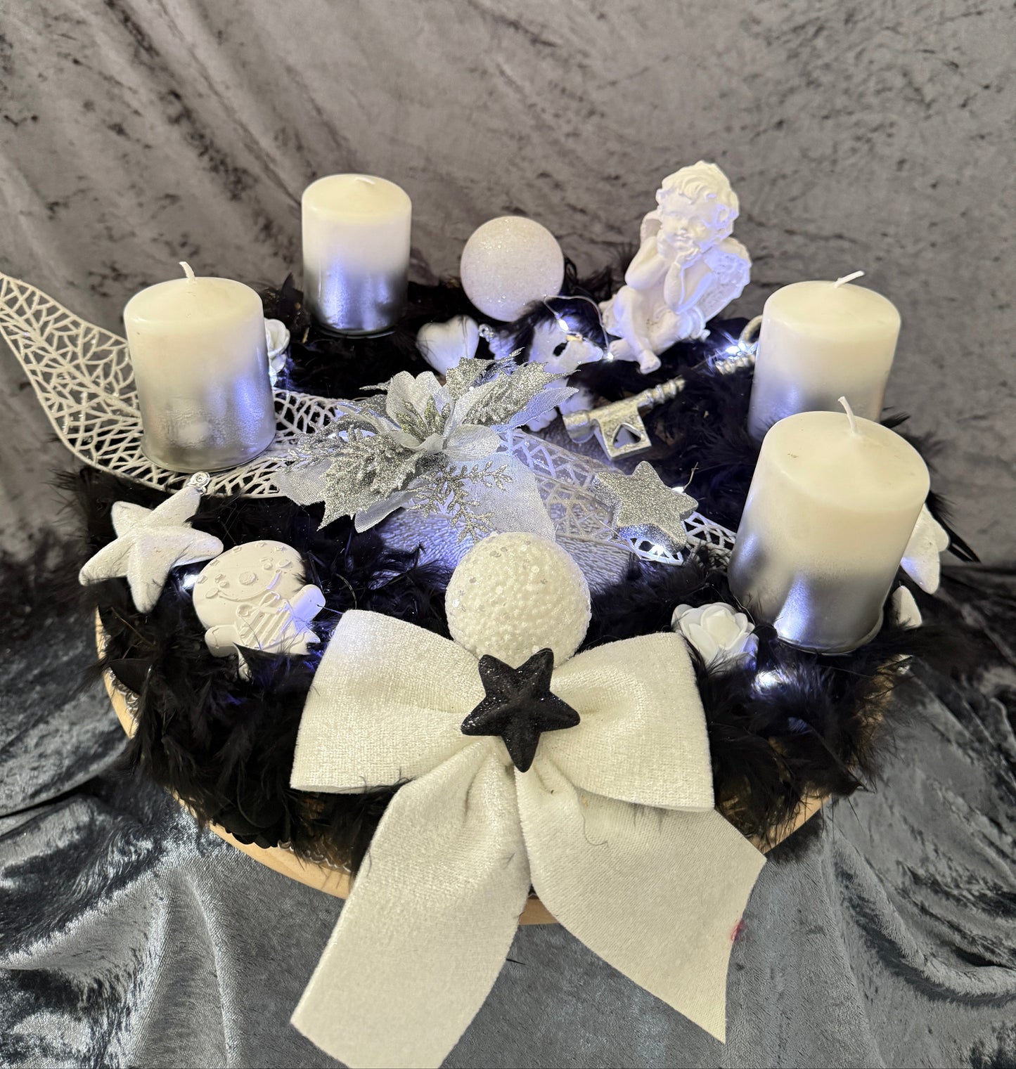 Adventskranz Federkranz schwarz weiß