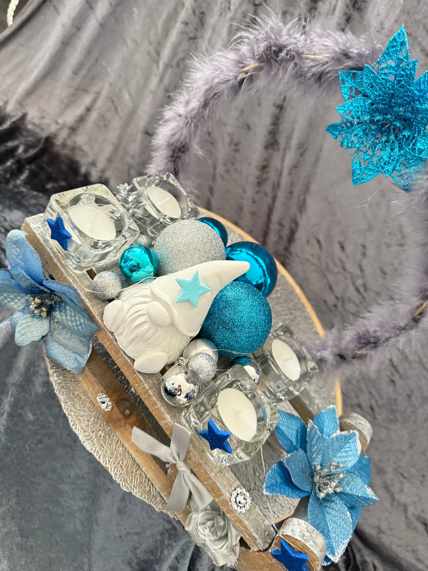 Adventskranz Schlitten blau weiß