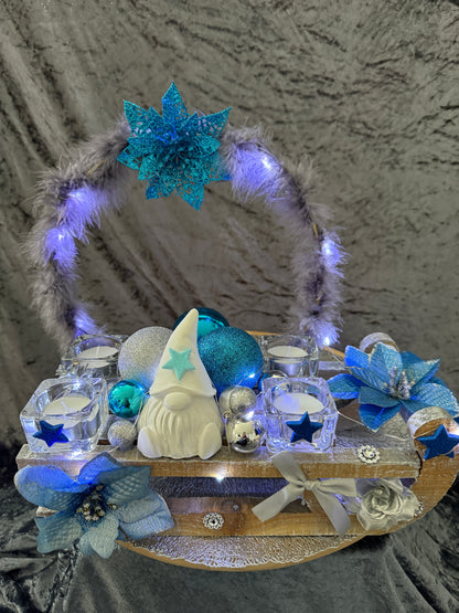 Adventskranz Schlitten blau weiß