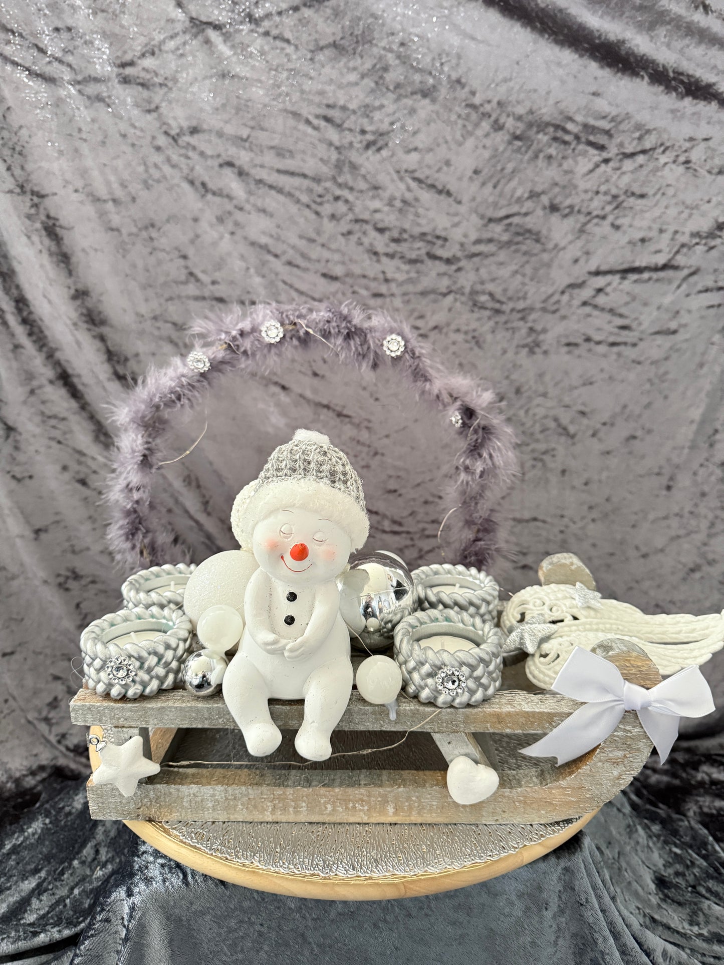 Adventskranz Schlitten silber weiß