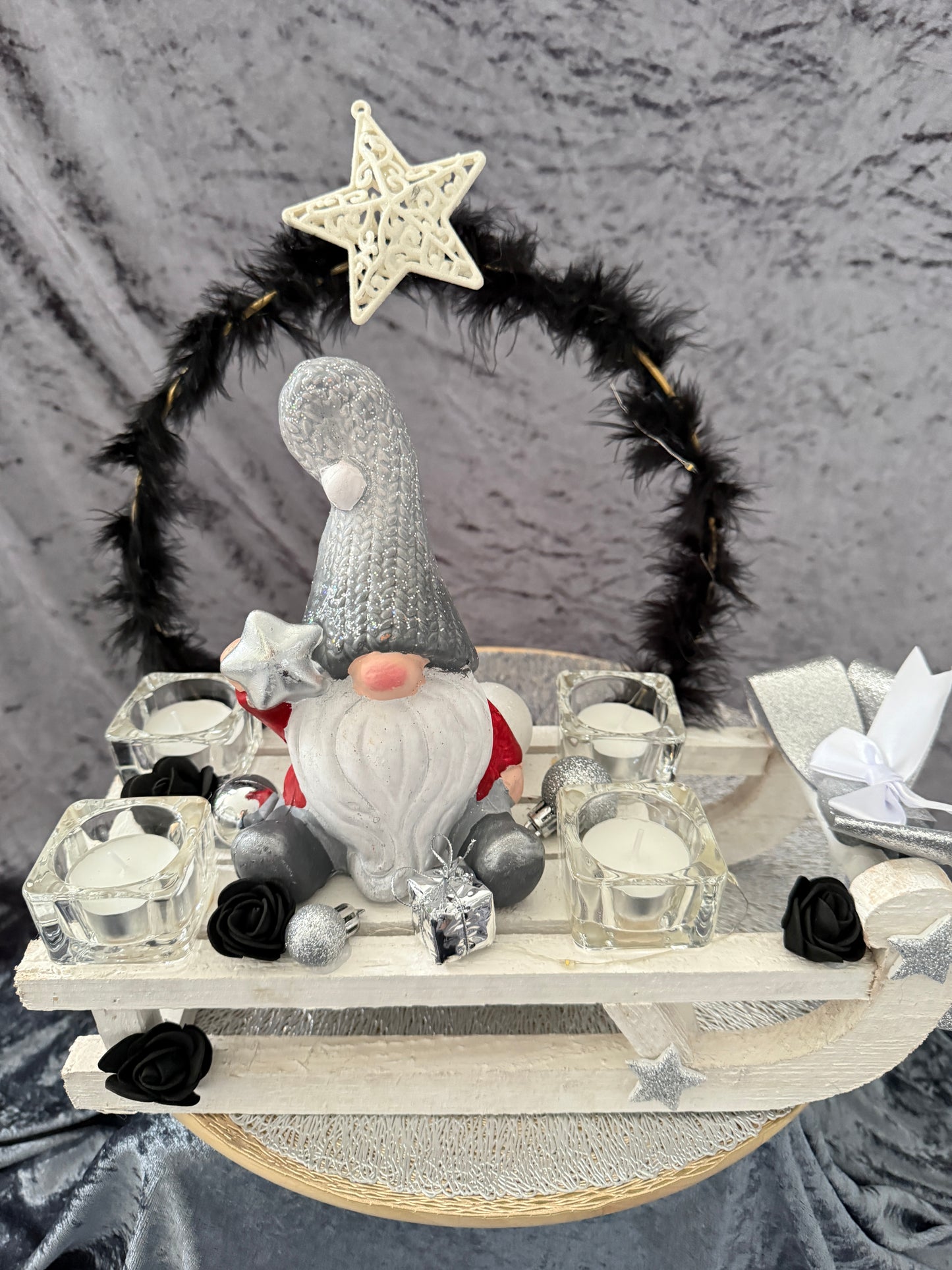 Adventskranz Schlitten weiß schwarz