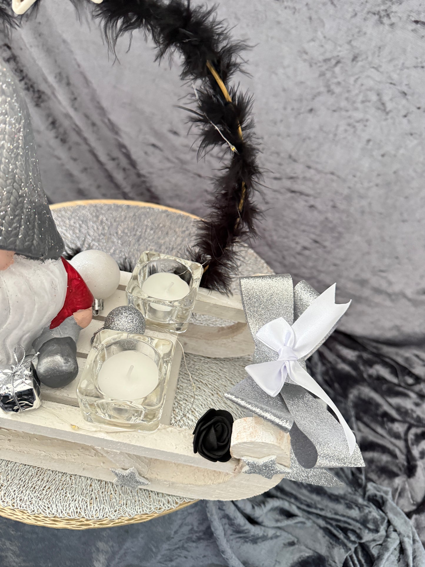 Adventskranz Schlitten weiß schwarz