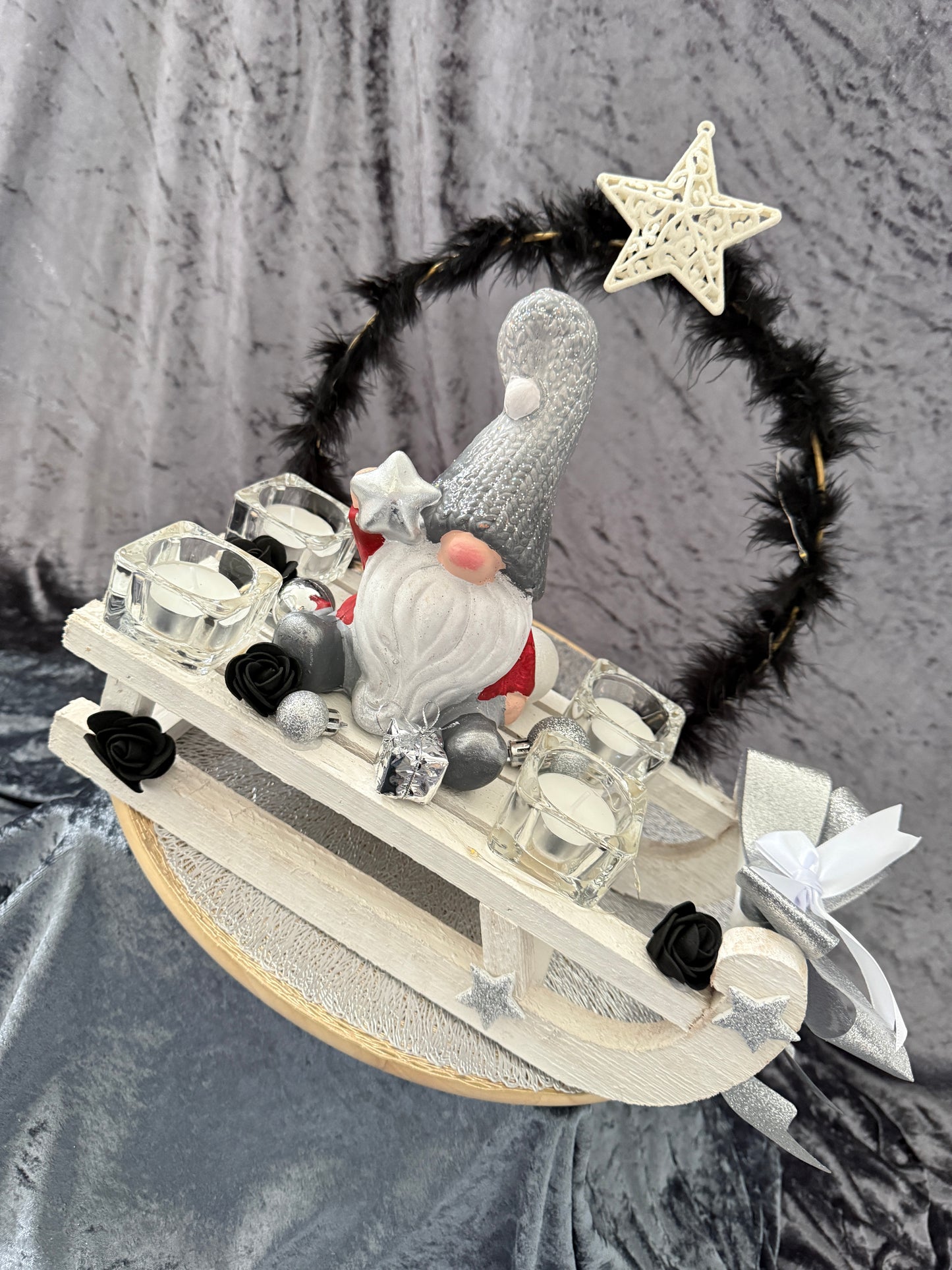 Adventskranz Schlitten weiß schwarz