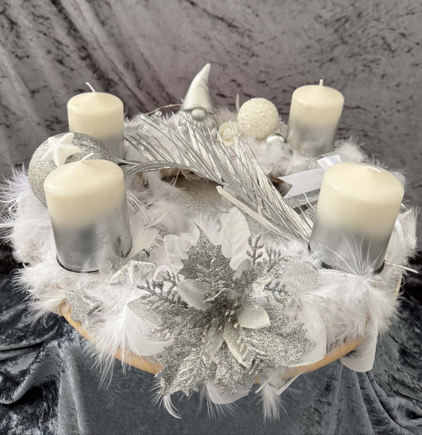 Adventskranz Federkranz weiß silber
