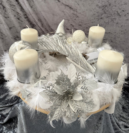 Adventskranz Federkranz weiß silber