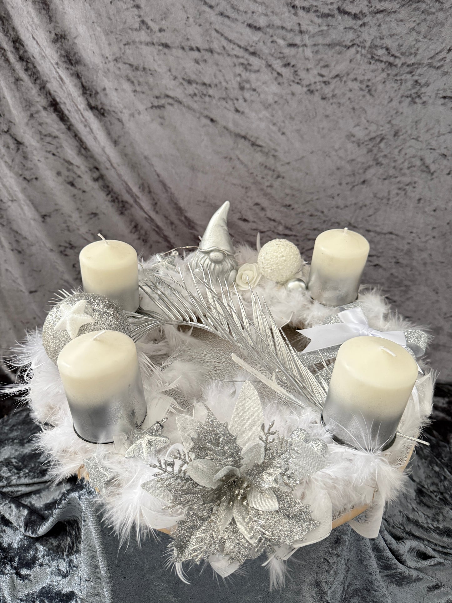 Adventskranz Federkranz weiß silber