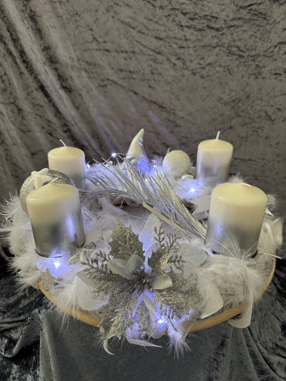 Adventskranz Federkranz weiß silber