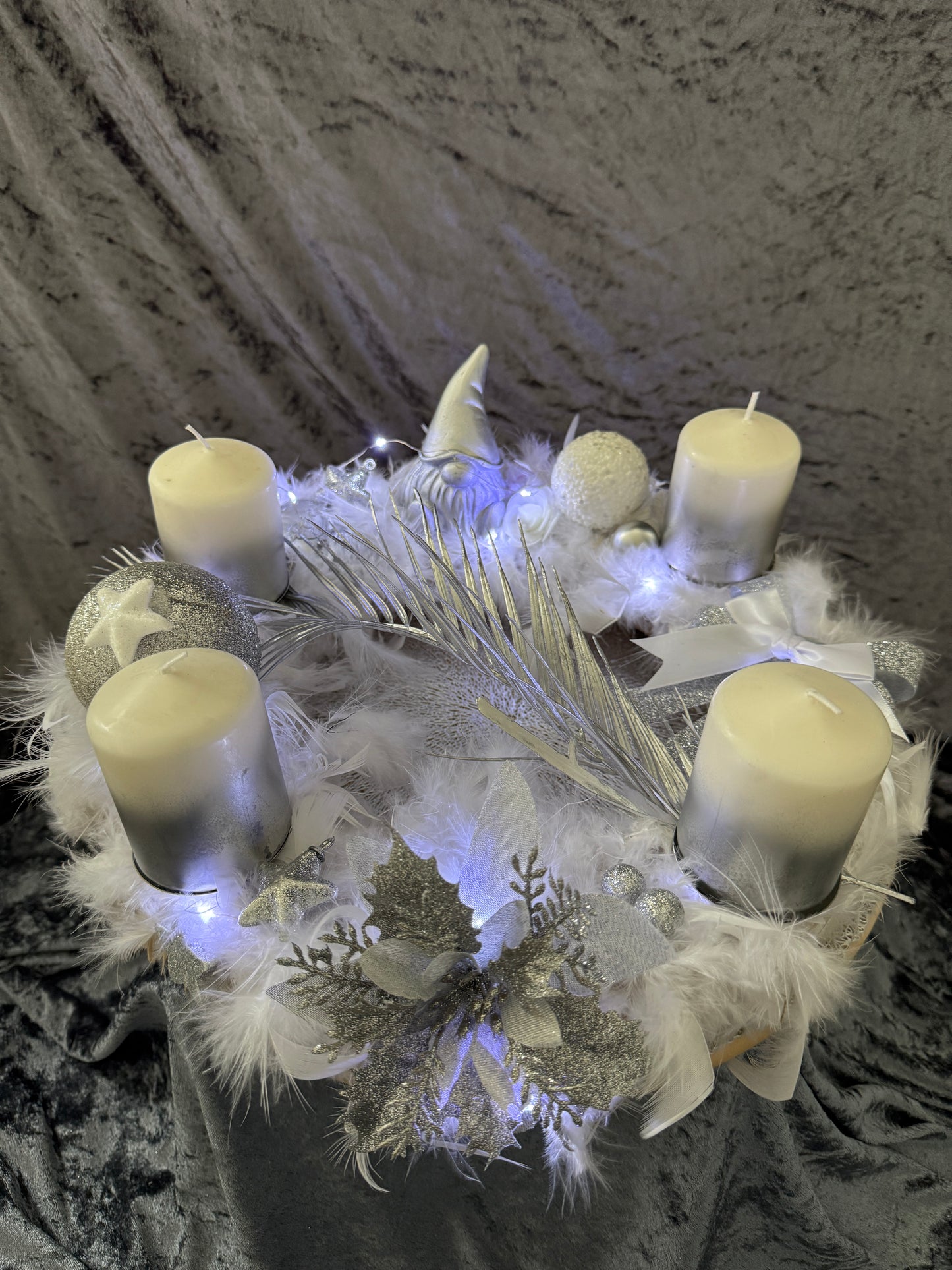 Adventskranz Federkranz weiß silber