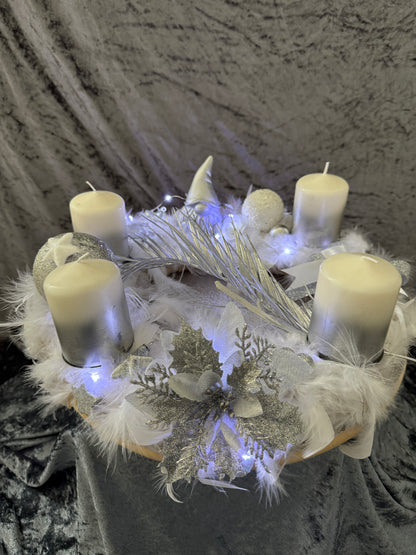 Adventskranz Federkranz weiß silber