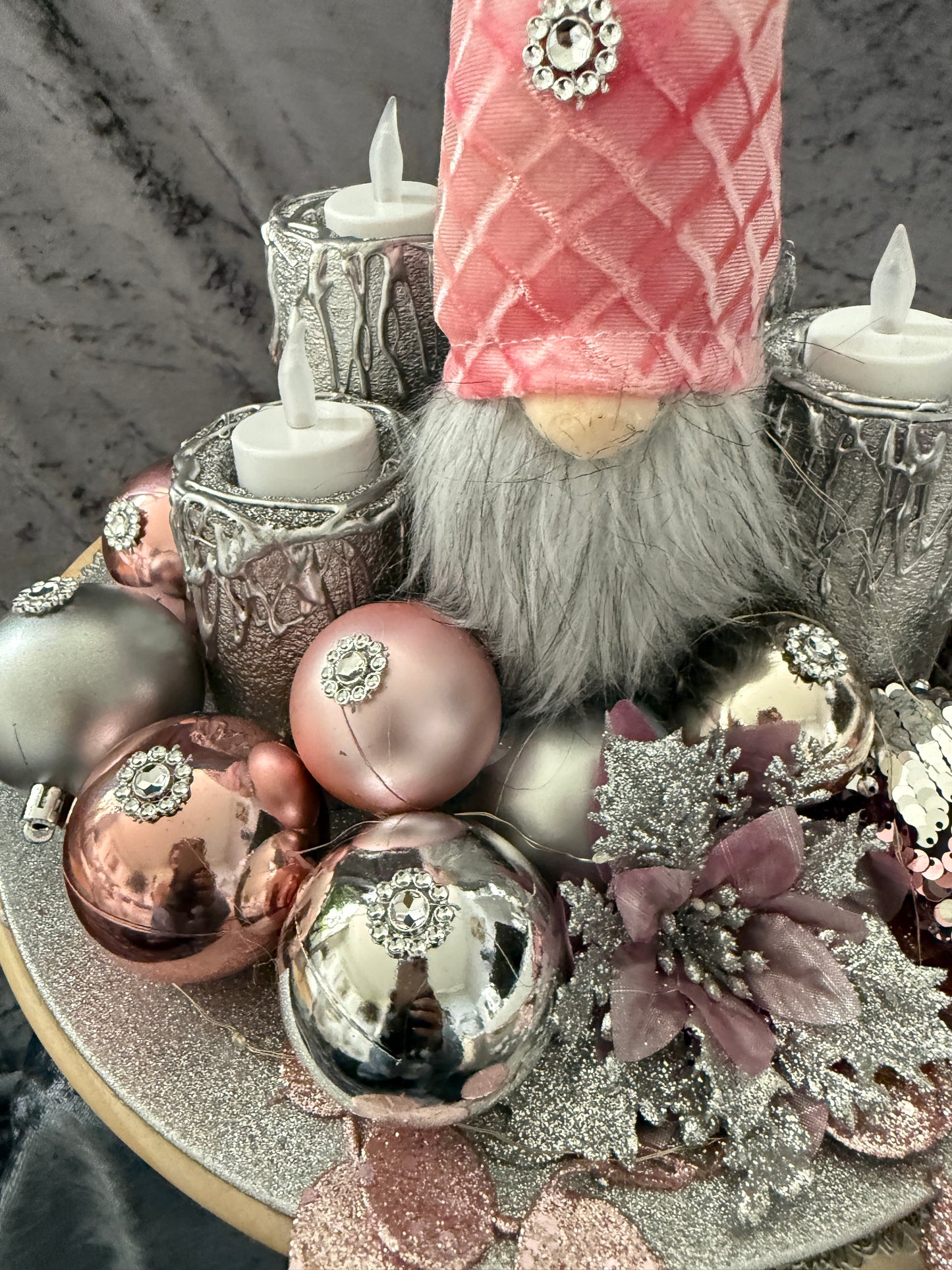 Adventskranz Wichtel rosa