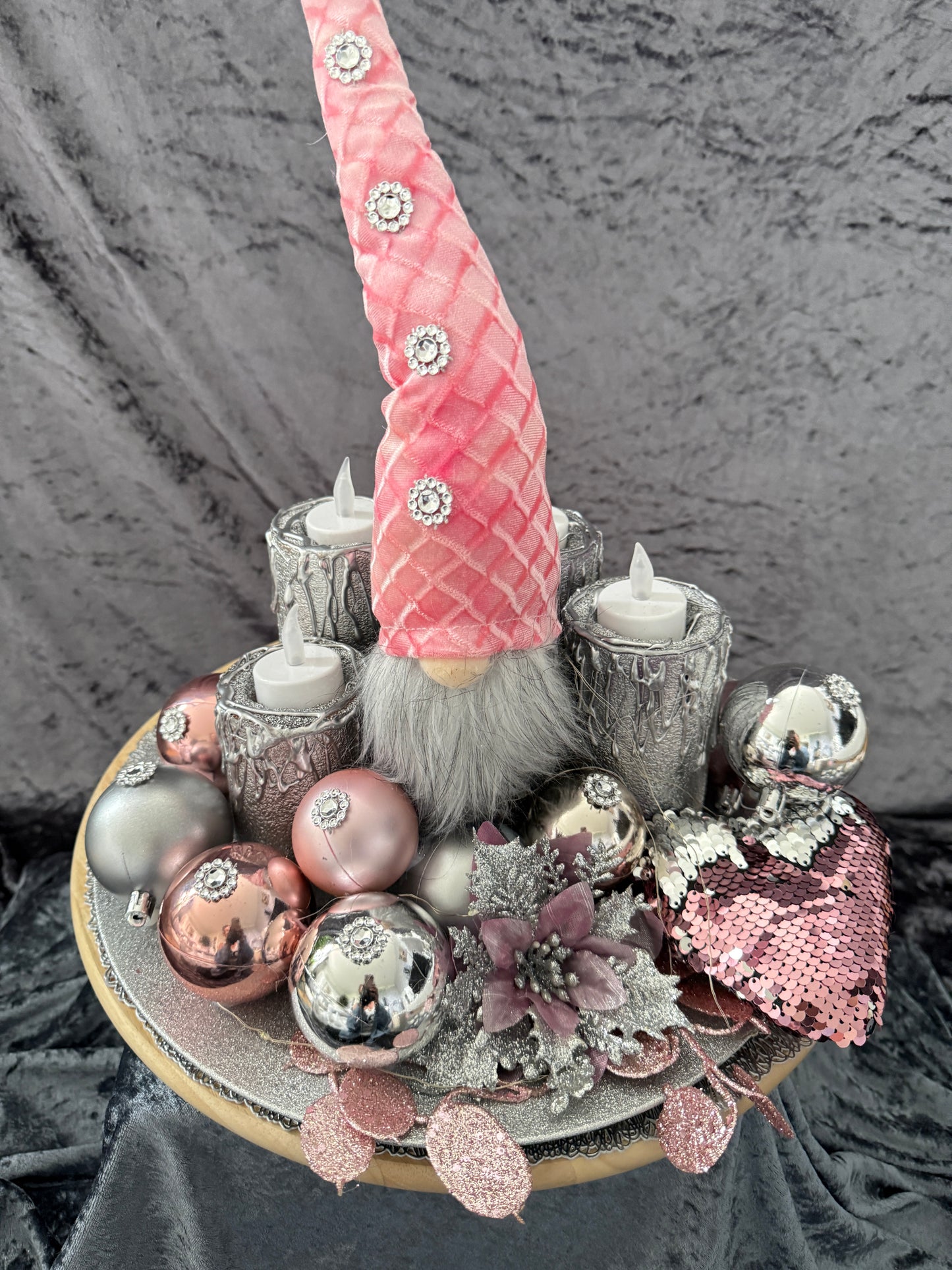 Adventskranz Wichtel rosa