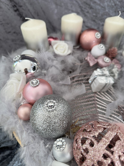 Adventskranz Federkranz grau rosa