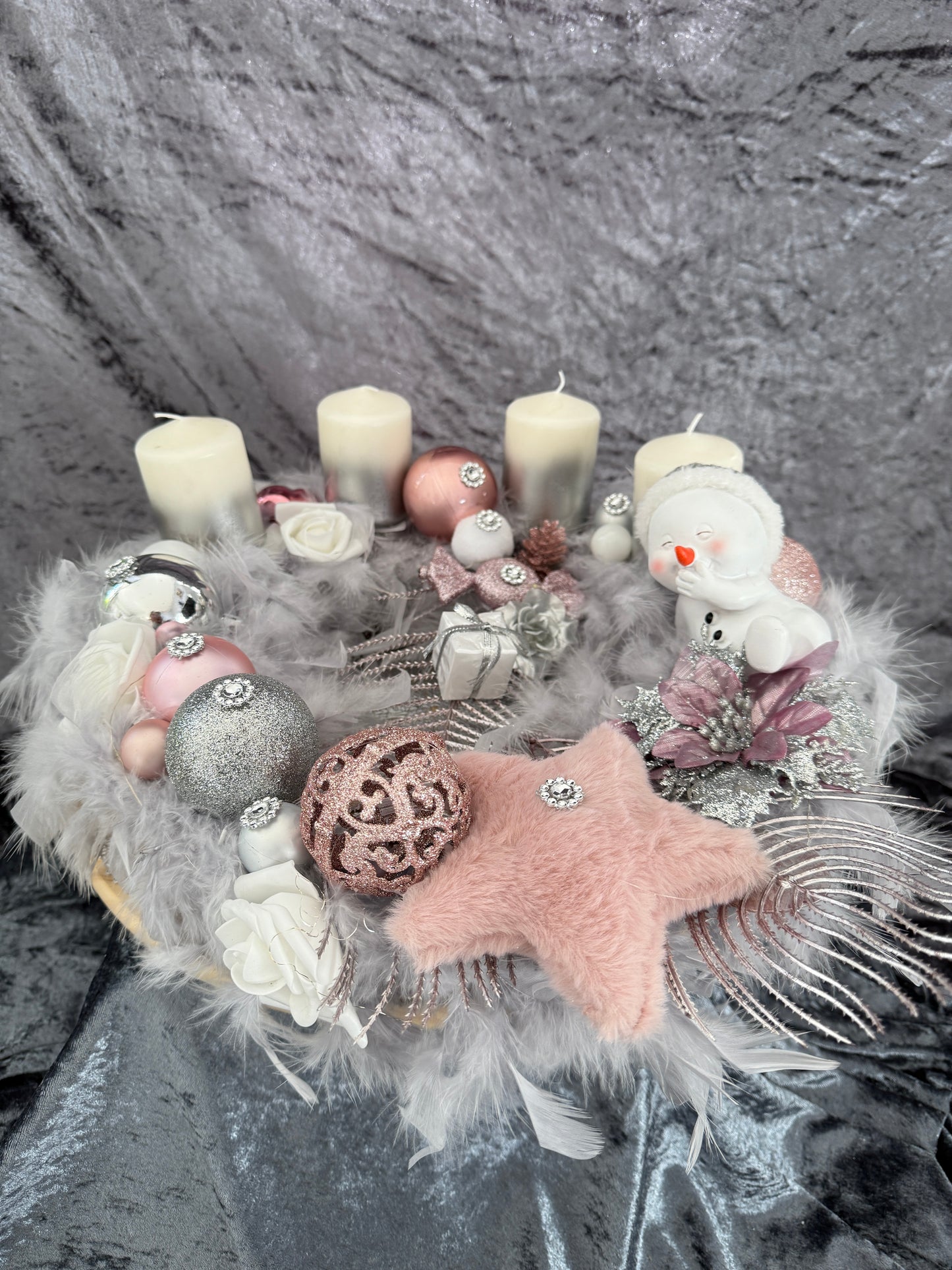 Adventskranz Federkranz grau rosa