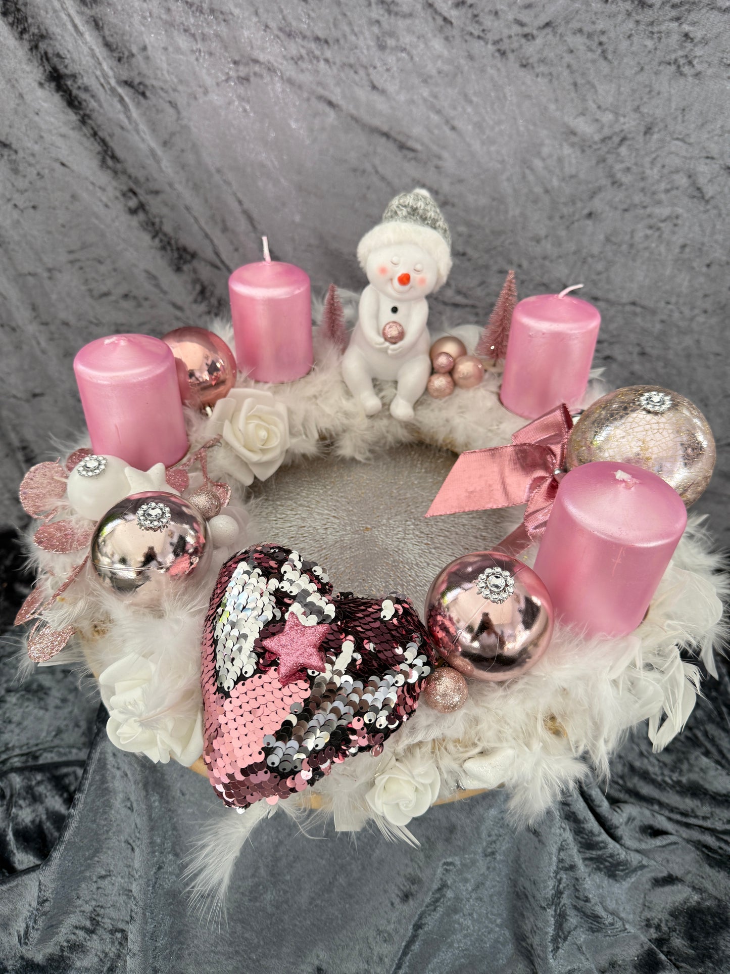 Adventskranz Federkranz weiß rosa