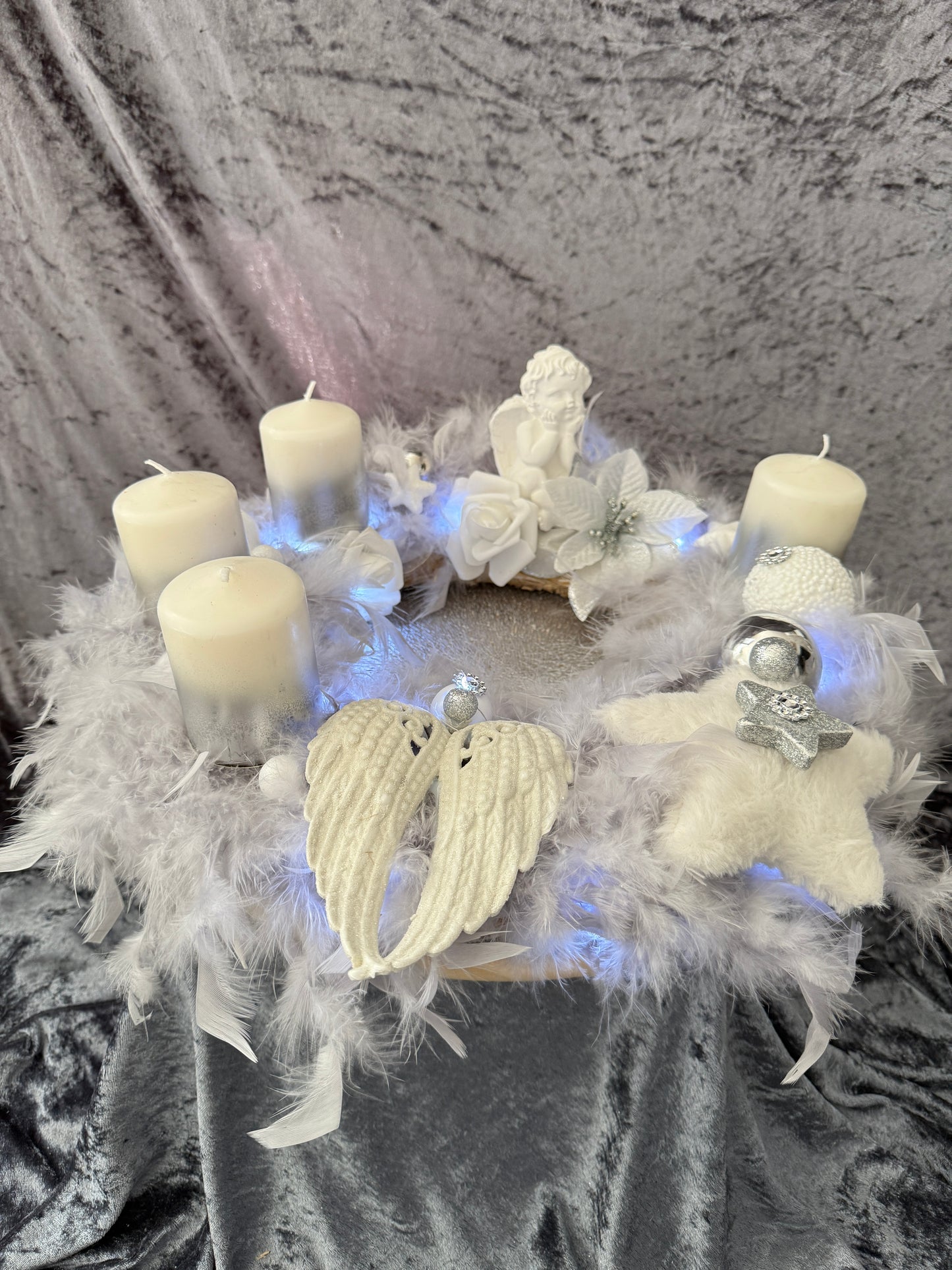 Adventskranz Federkranz grau weiß