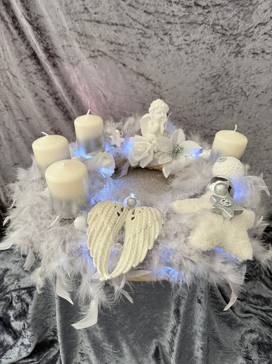 Adventskranz Federkranz grau weiß