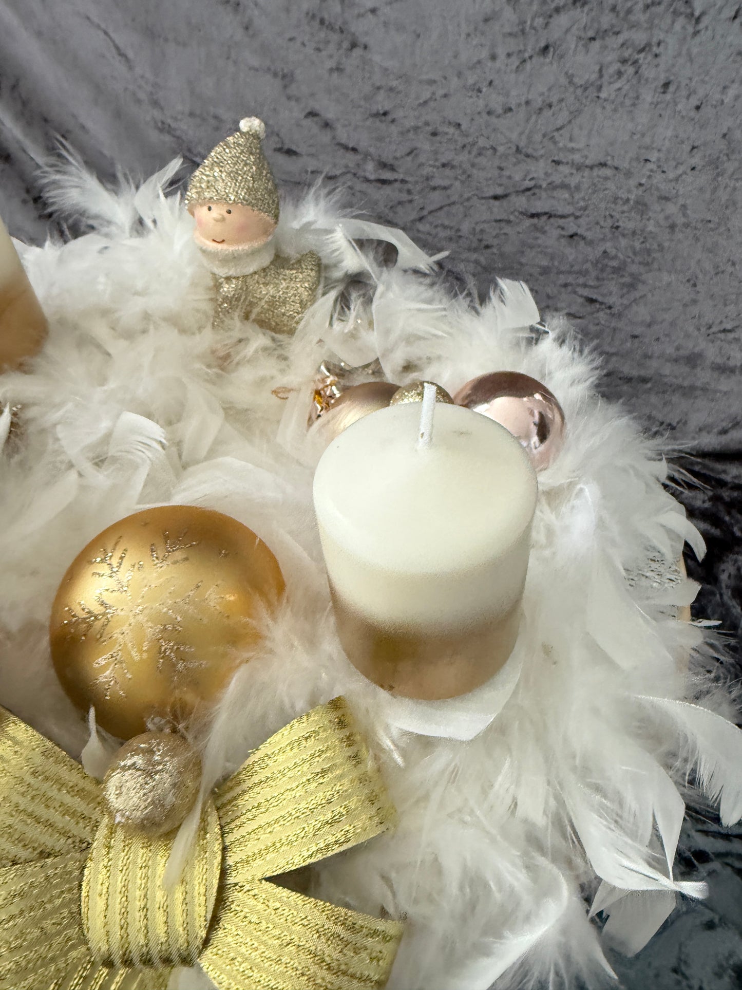 Adventskranz Federkranz weiß gold