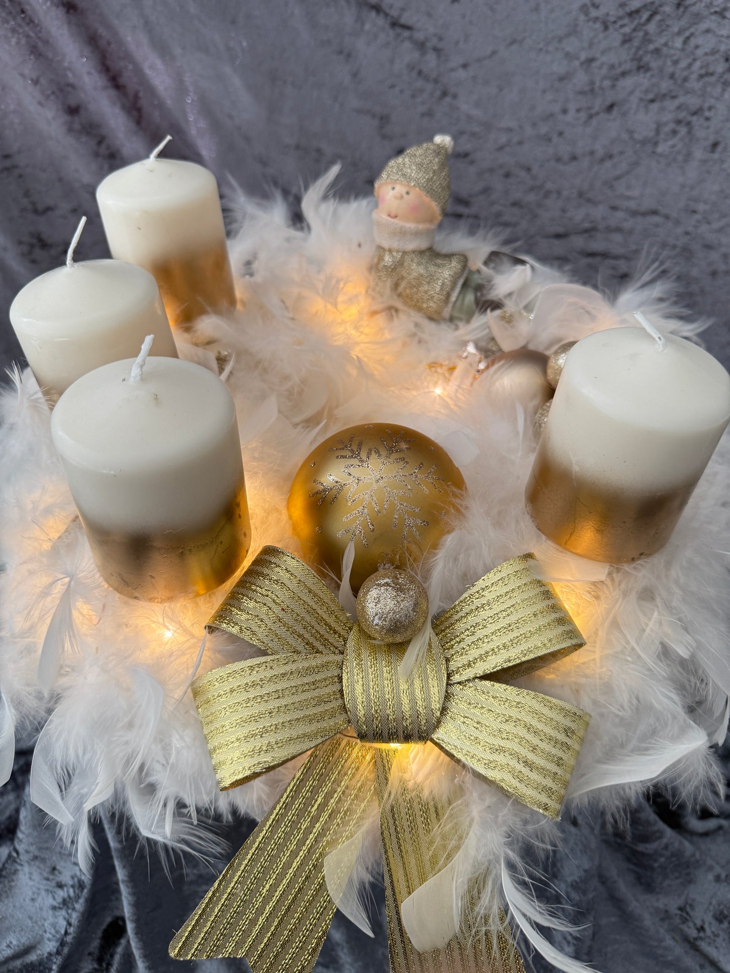Adventskranz Federkranz weiß gold