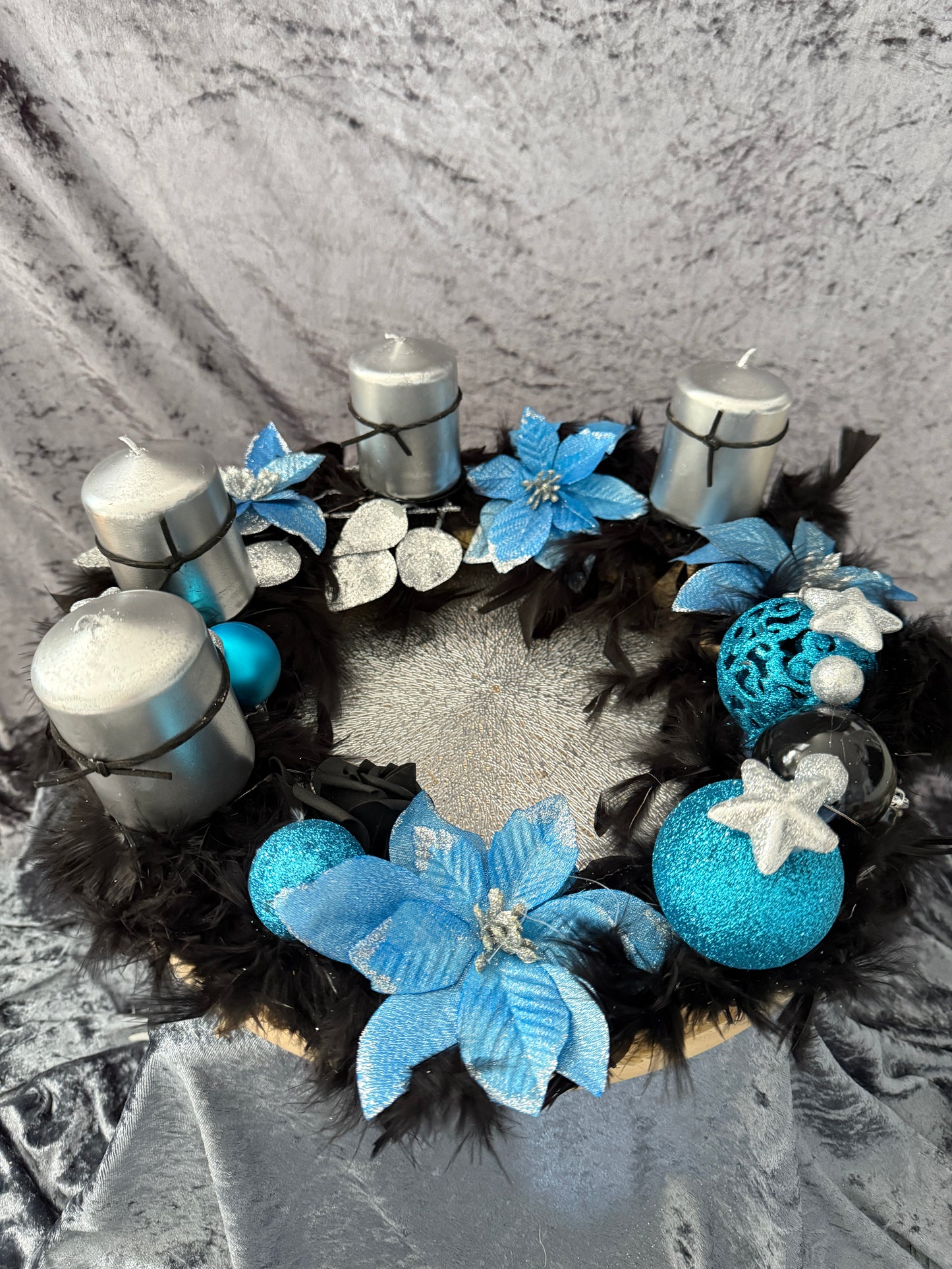 Adventskranz Federkranz schwarz blau