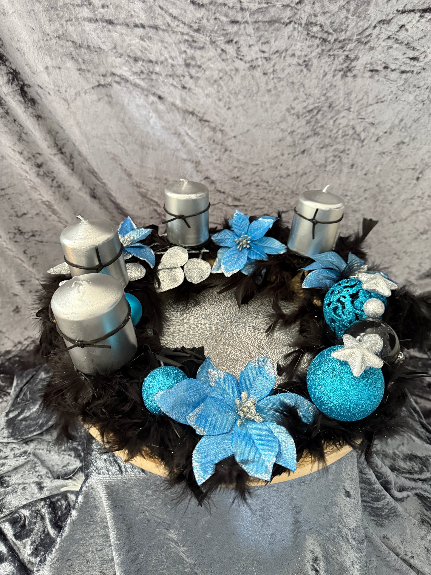 Adventskranz Federkranz schwarz blau