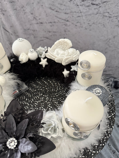 Adventskranz Federkranz weiß schwarz