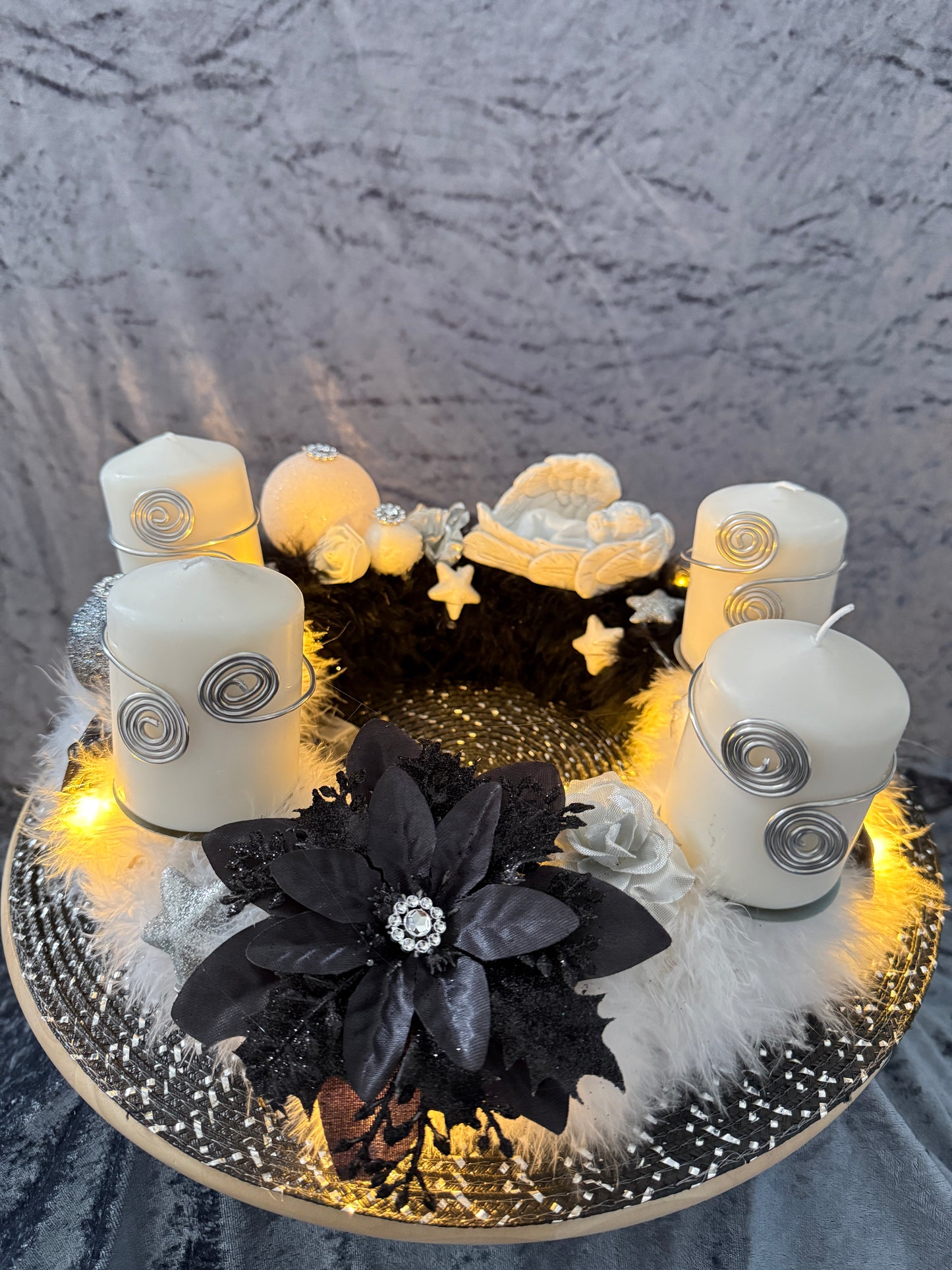 Adventskranz Federkranz weiß schwarz