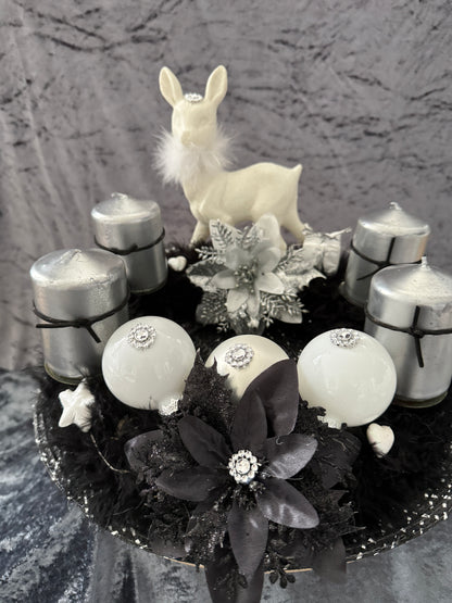 Adventskranz Federkranz schwarz weiß