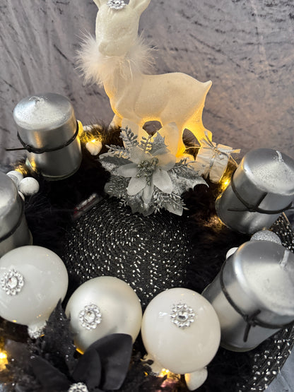 Adventskranz Federkranz schwarz weiß