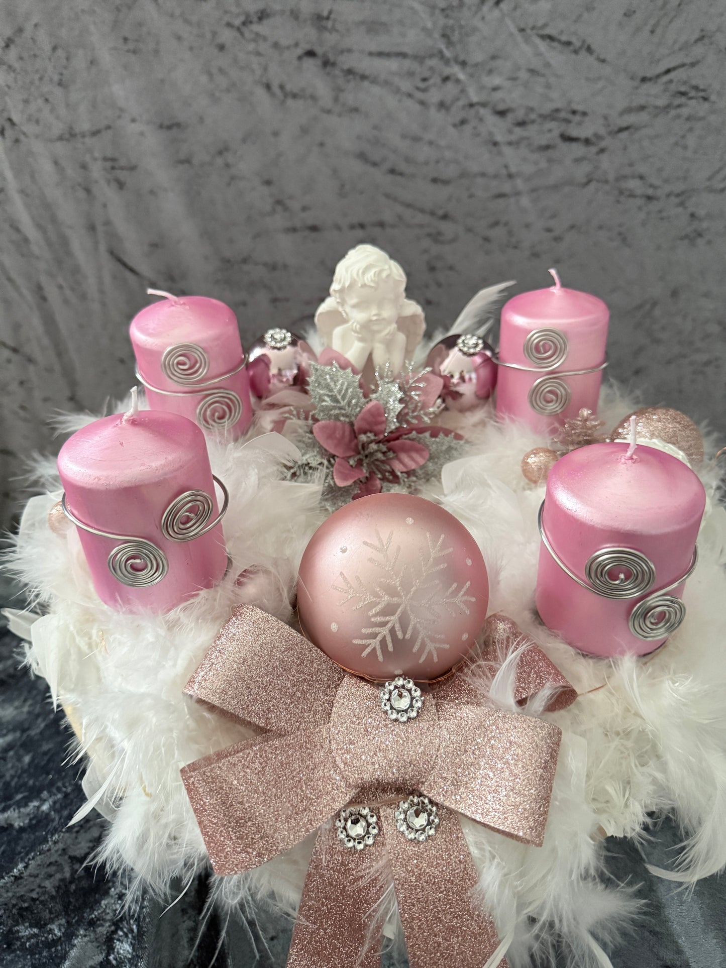 Adventskranz Federkranz weiß rosa