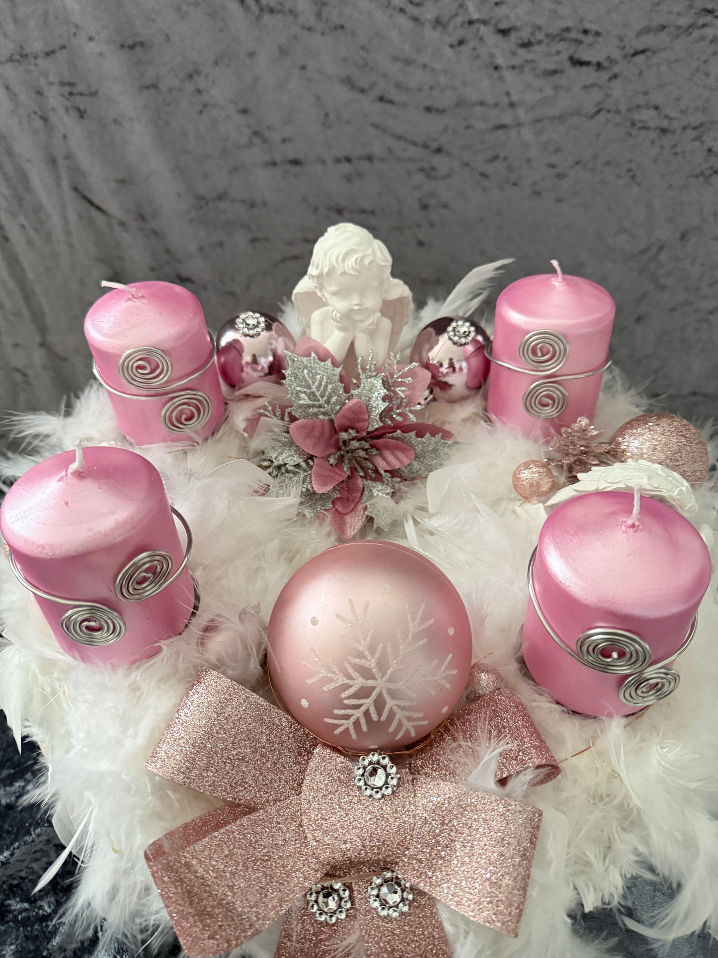 Adventskranz Federkranz weiß rosa