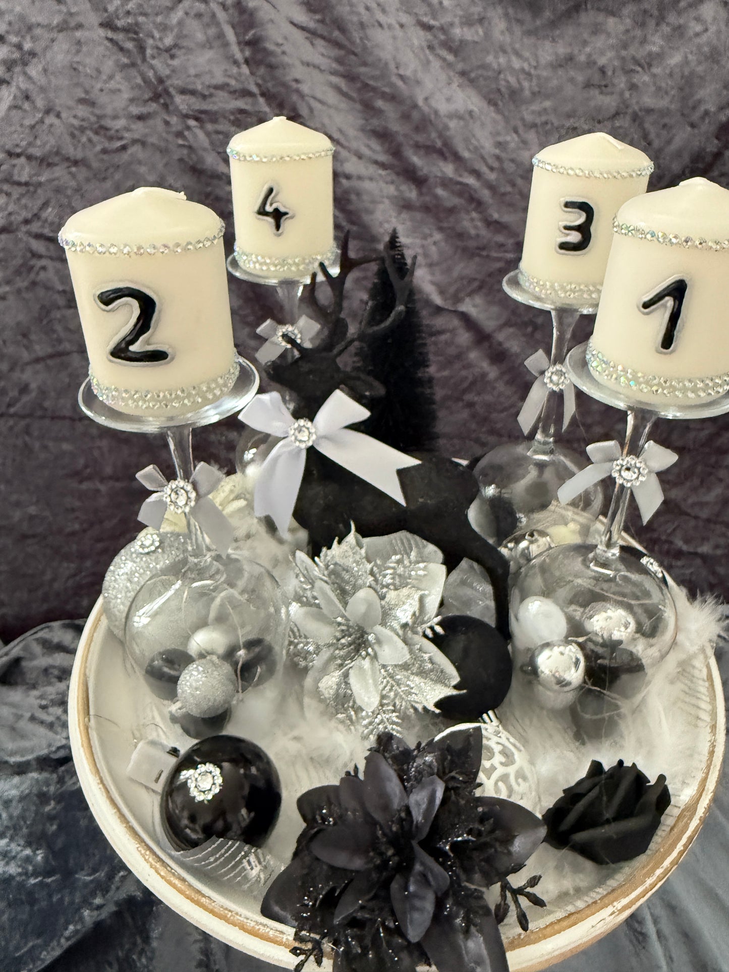 Adventskranz Gläser schwarz weiß