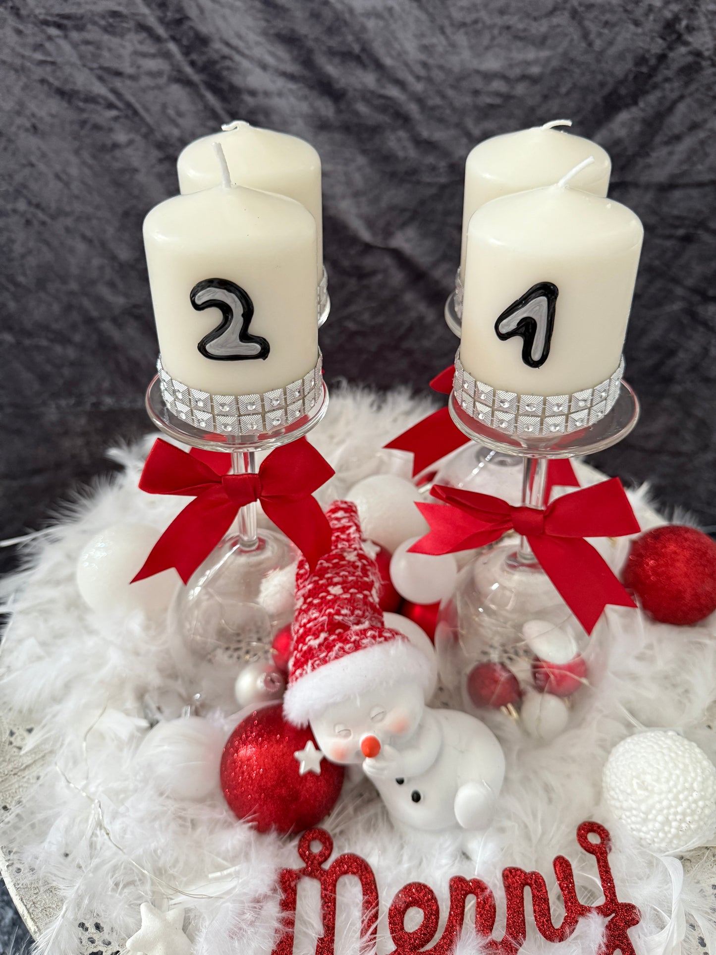 Adventskranz Gläser weiß rot