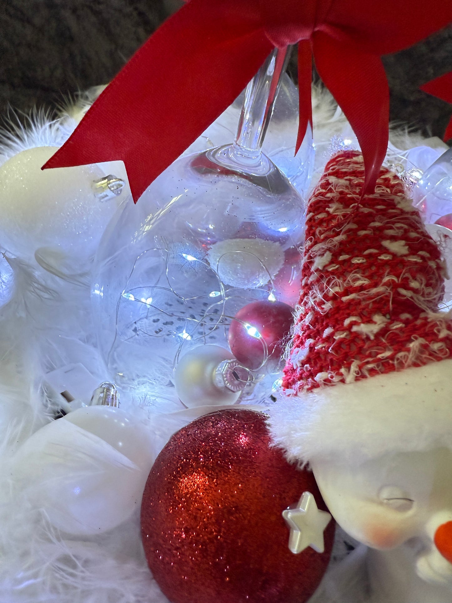 Adventskranz Gläser weiß rot