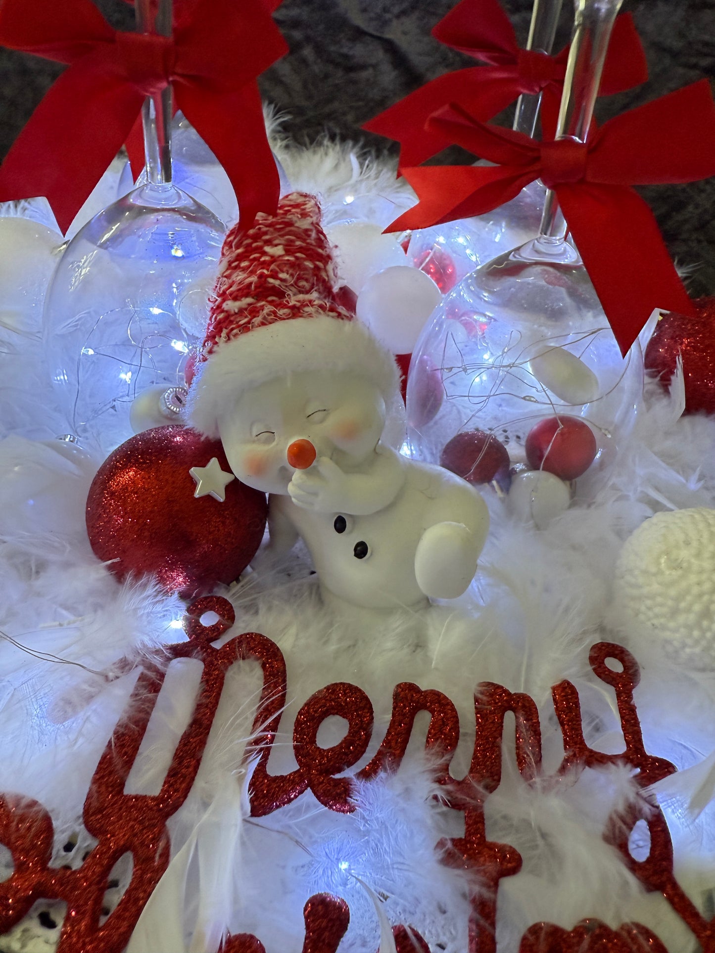 Adventskranz Gläser weiß rot