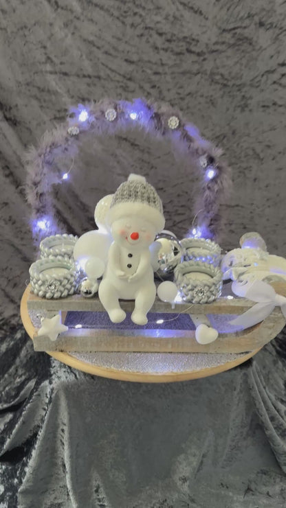 Adventskranz Schlitten silber weiß